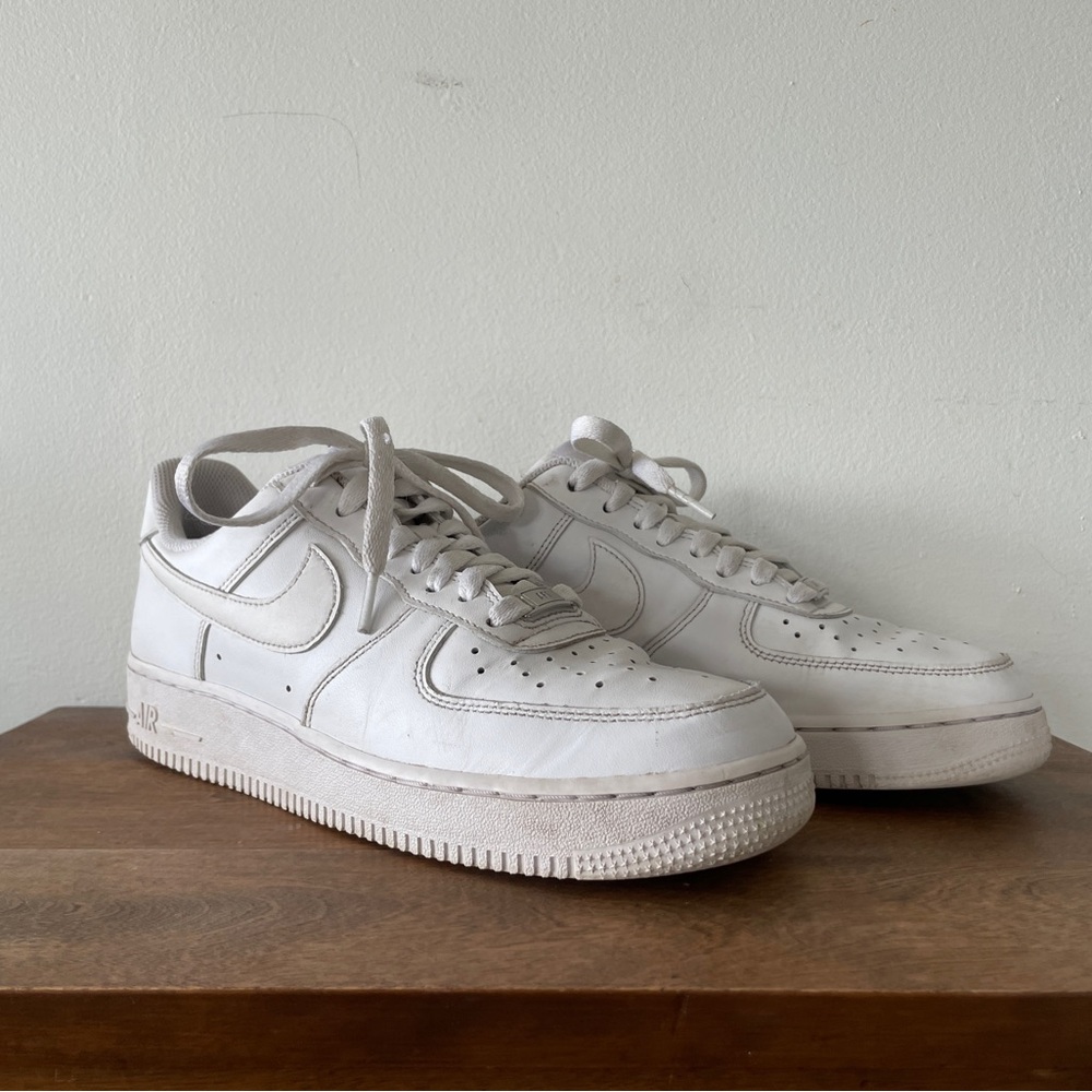 Nike Air Force 1 ’07 Triple White Men’s Size 8 / Women’s 9.5